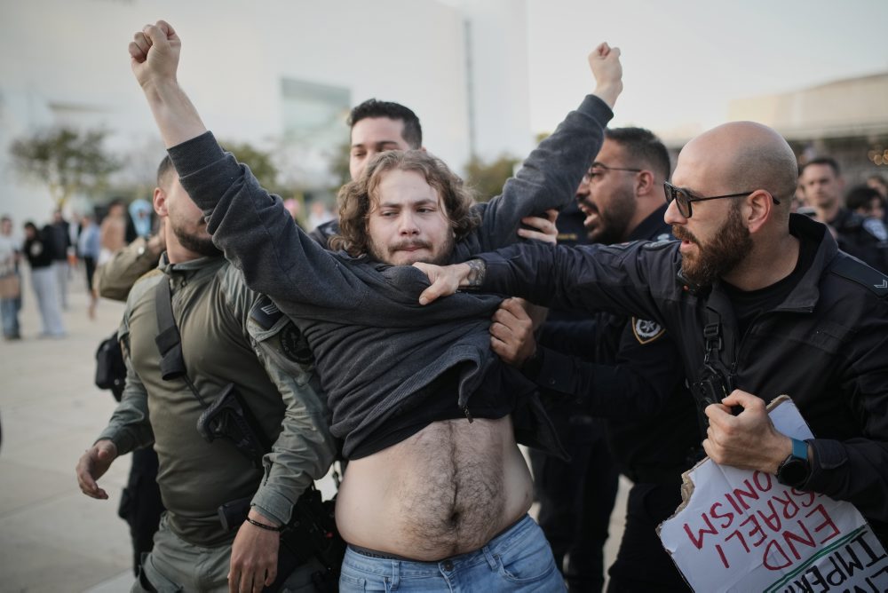 Protest proti izraelským útokom na Irán 