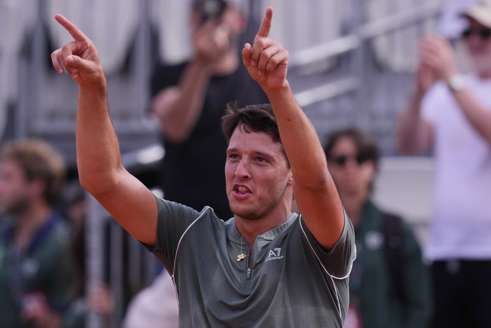 Talian Luciano Darderi postúpil do štvrťfinále turnaja Masters 1000 v Ríme