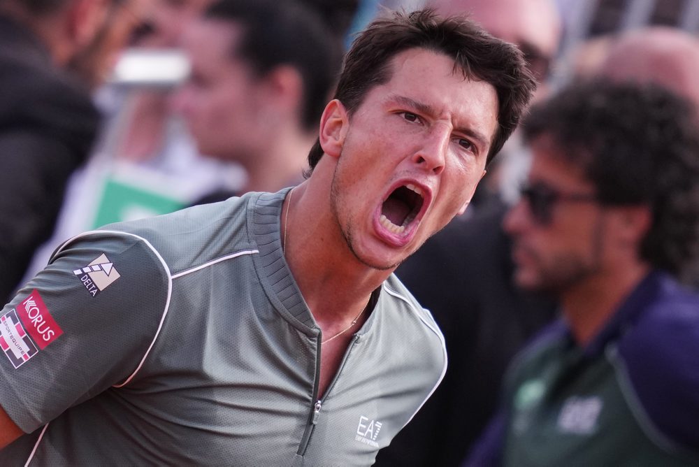 Talian Luciano Darderi postúpil do štvrťfinále turnaja Masters 1000 v Ríme