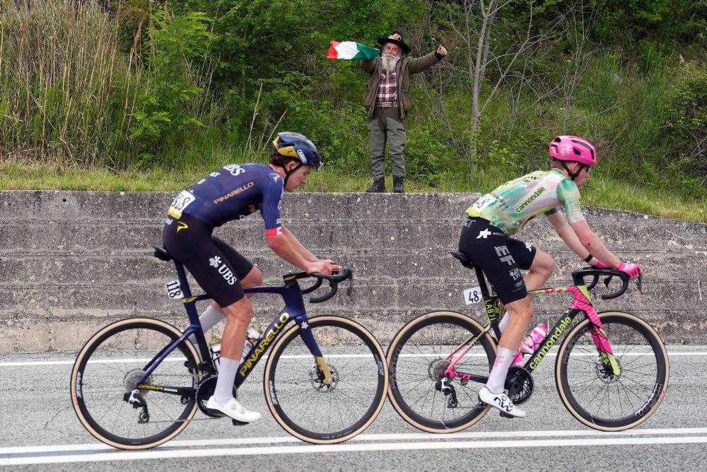 holandský cyklista Jardy Christiaan van der Lee, Kanaďan Nickolas Zukowsky 