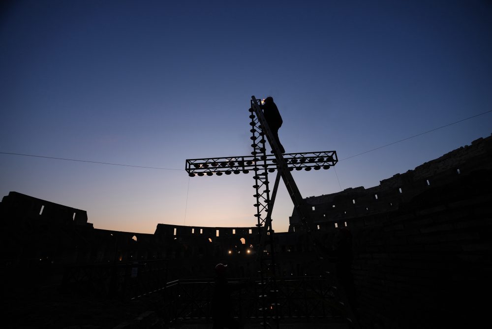 Krížová cesta na Veľký piatok v Koloseu 