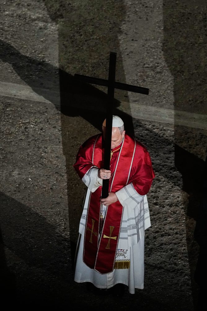 Krížová cesta na Veľký piatok v Koloseu 