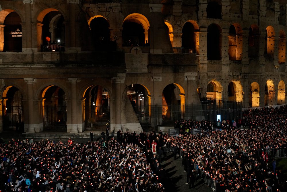 Krížová cesta na Veľký piatok v Koloseu 