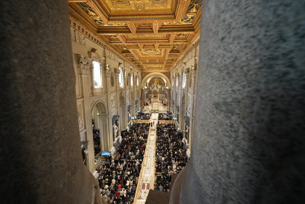 Pápež Lev XIV. slúžil omšu na pamiatku Poslednej večere v Lateránskej arcibazilike v Ríme