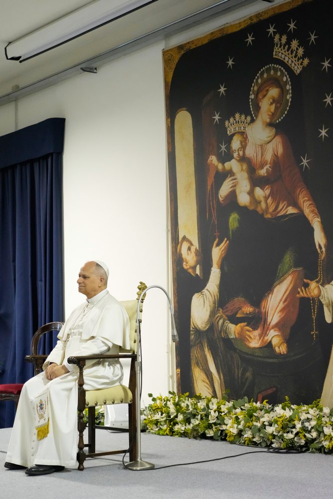 Pápež Lev XIV. si pripomenul prvé výročie svojho zvolenia návštevou Pompejí a Neapola