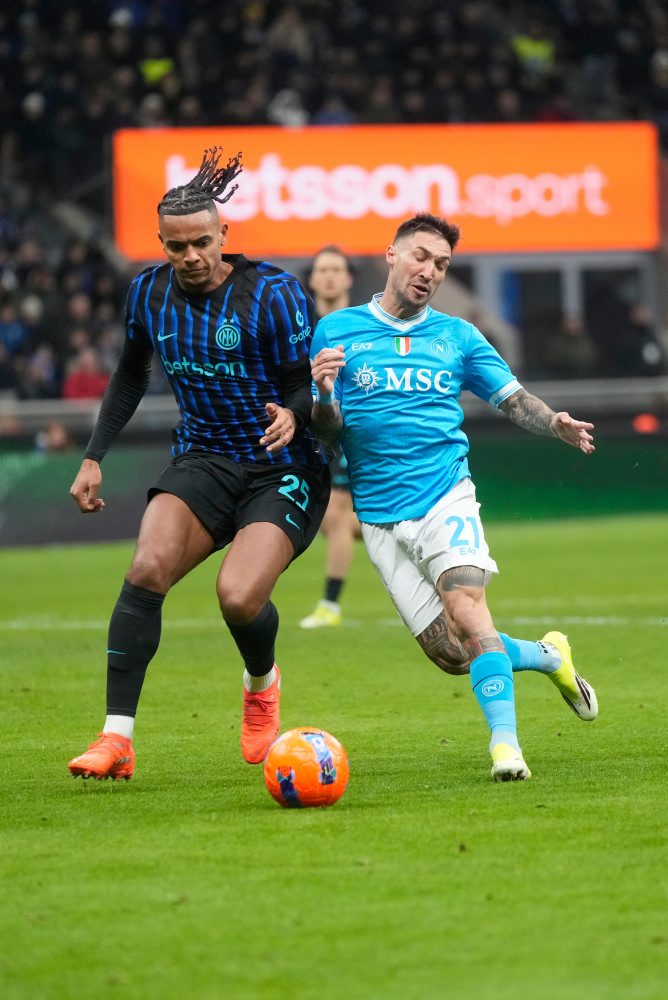 Inter chce odkúpiť obrancu Akanjiho z Manchestru City