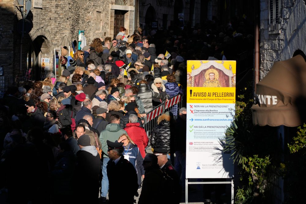 Po prvý raz verejne vystavili relikvie svätého Františka