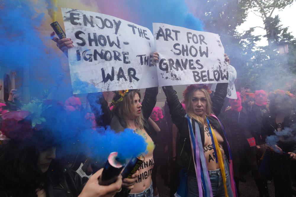 Protest proti prítomnosti Ruska na výstave Biennale v Benátkach