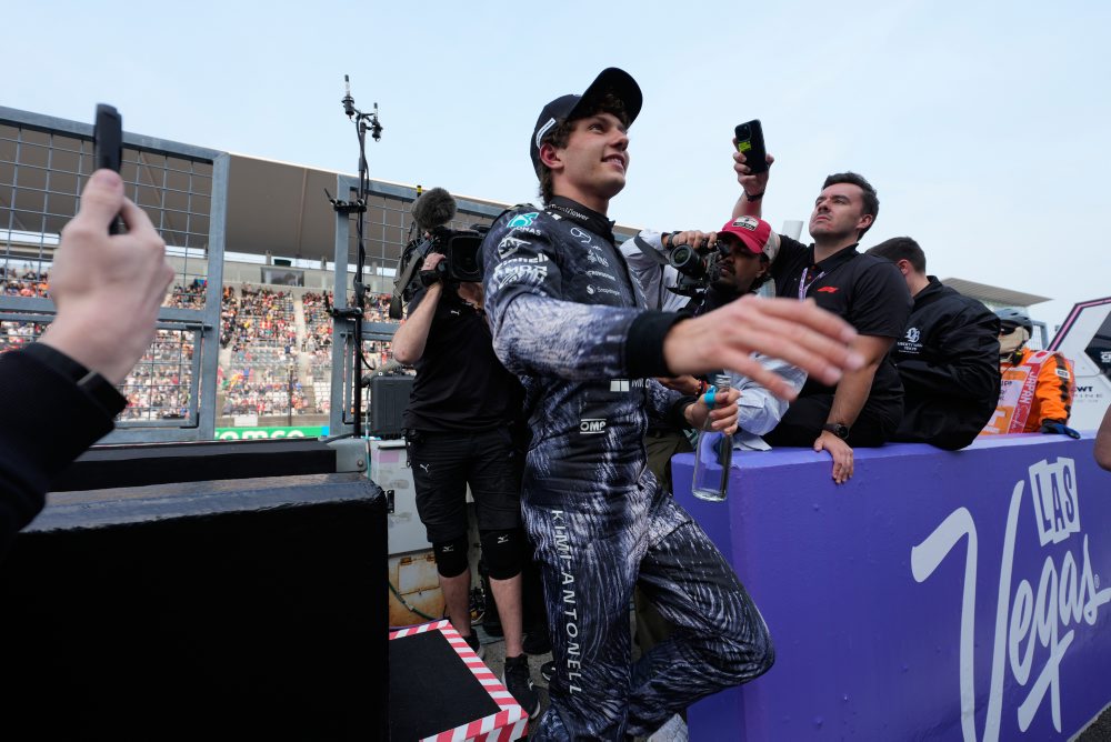 Talian Kimi Antonelli získal pole position na Veľkú cenu Japonska, Verstappen až jedenásty