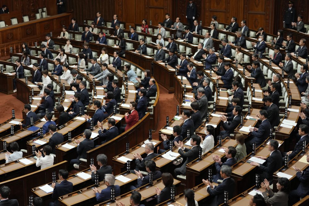 Japonsko zmenilo zákon o nástupníctve, no trón môžu naďalej dediť len muži