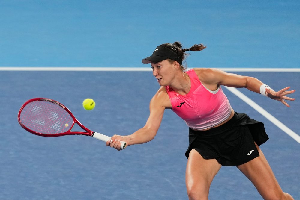 Semifinále štvorhry v Tokiu:  Tereza Mihalíková, Olivia Nichollsová - Sara Erraniová, Jasmine Paoliniová
