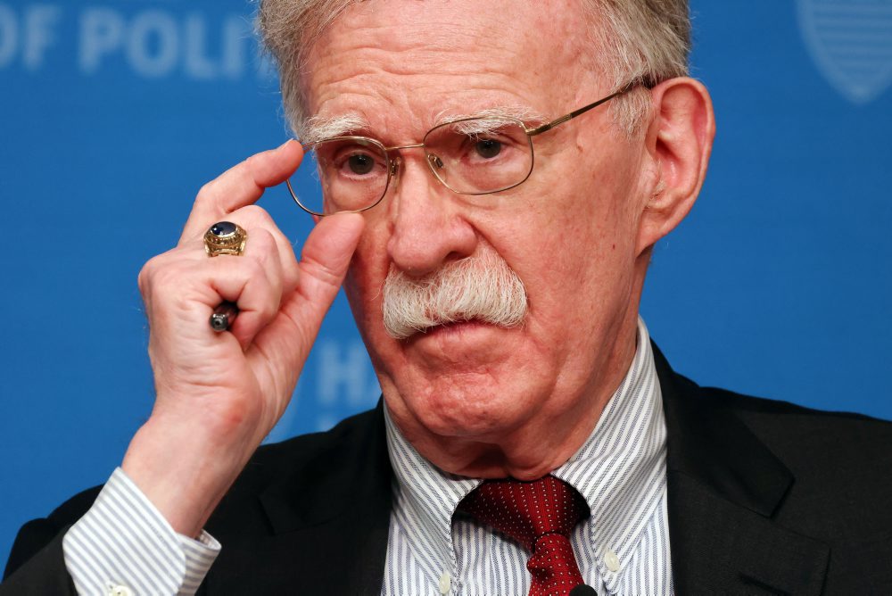 Trumpov exporadca Bolton sa prizná k nelegálnej držbe utajovaných dokumentov