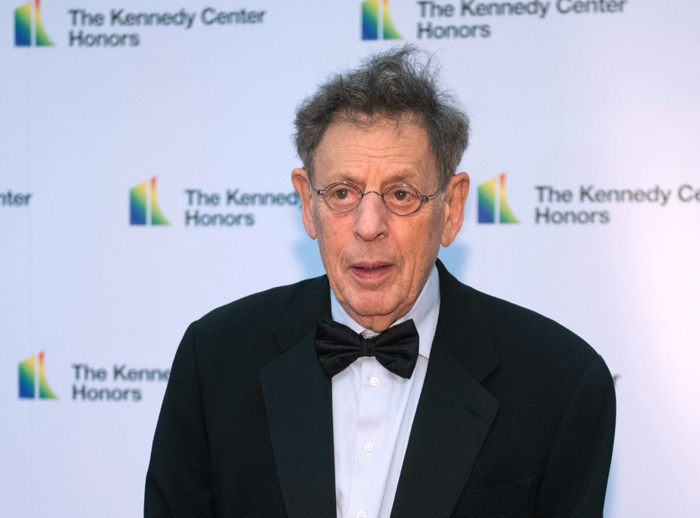 Philip Glass na protest proti Trumpovi zrušil premiéru svojej novej symfónie
