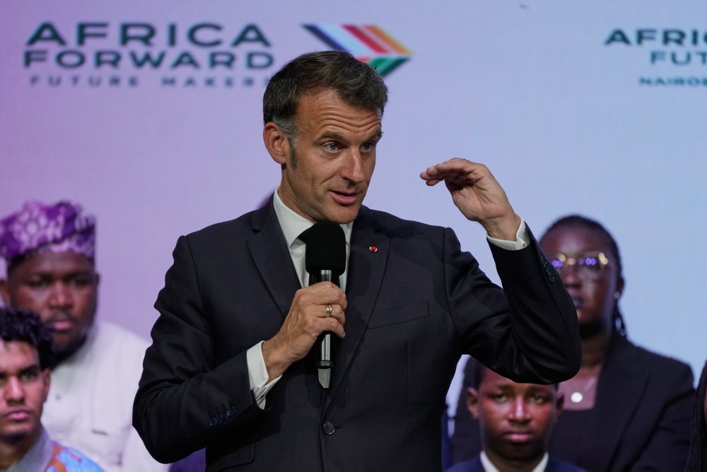 Macron v Keni