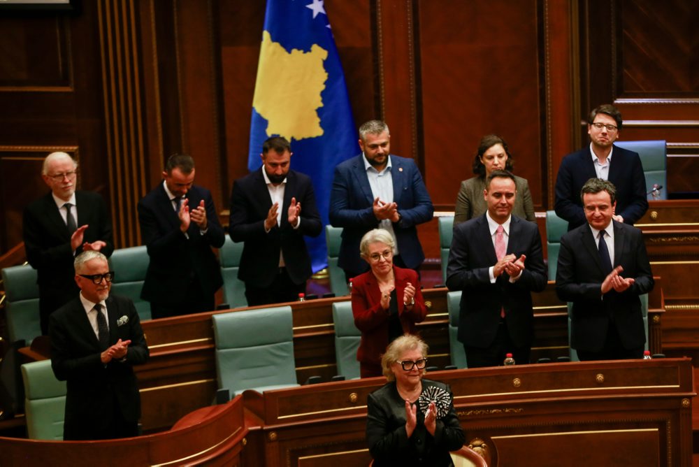 Kosovský parlament zvolil prezidentku, vyhol sa tak rozpusteniu