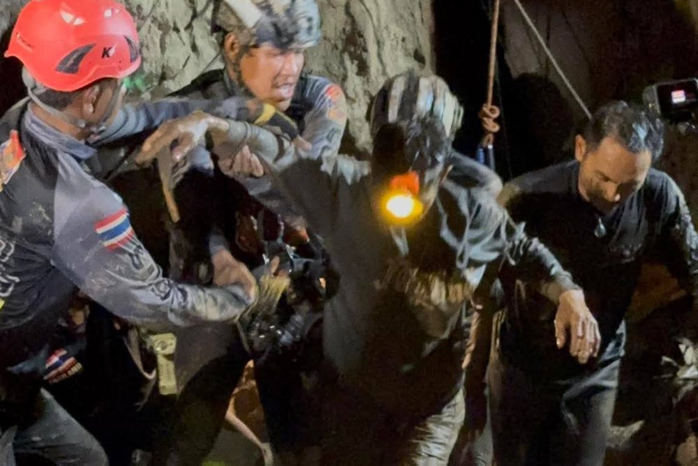 Laos: Záchranári vyslobodili jedného zo siedmich mužov uviaznutých v jaskyni