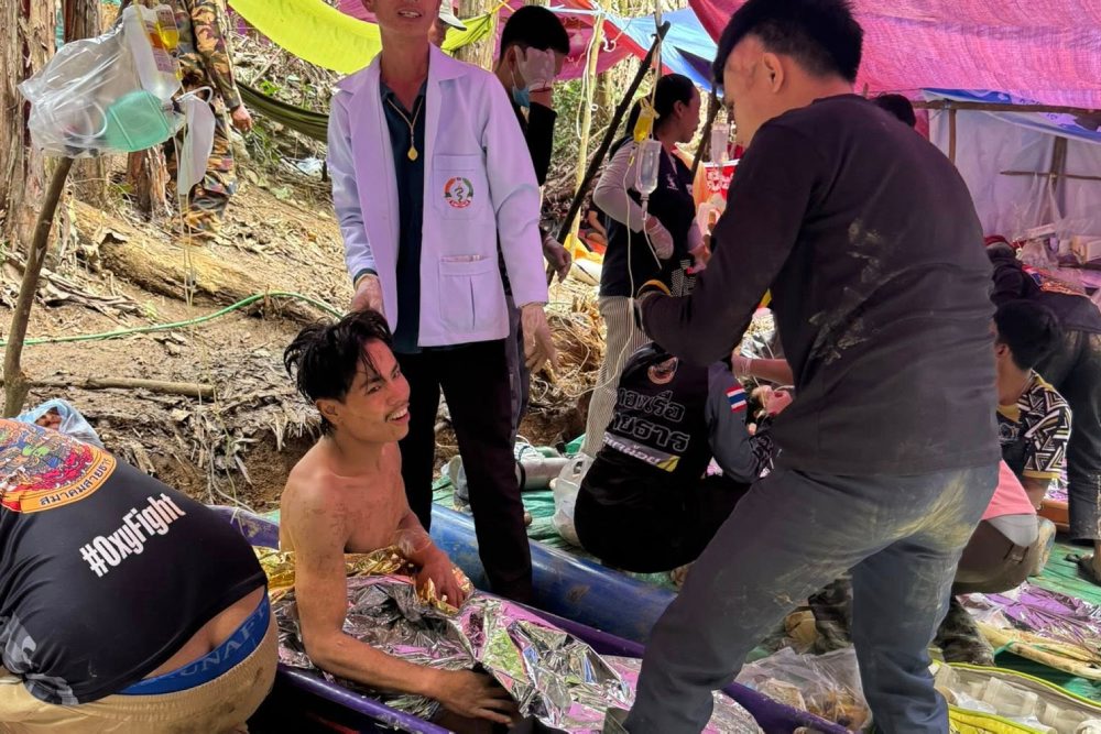 Laos: Záchranári vyslobodili jedného zo siedmich mužov uviaznutých v jaskyni