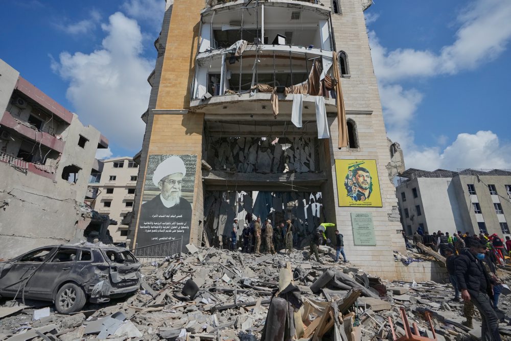 Izraelská armáda napriek prímeriu zaútočila na Bejrút a oblasti na juhu Libanonu