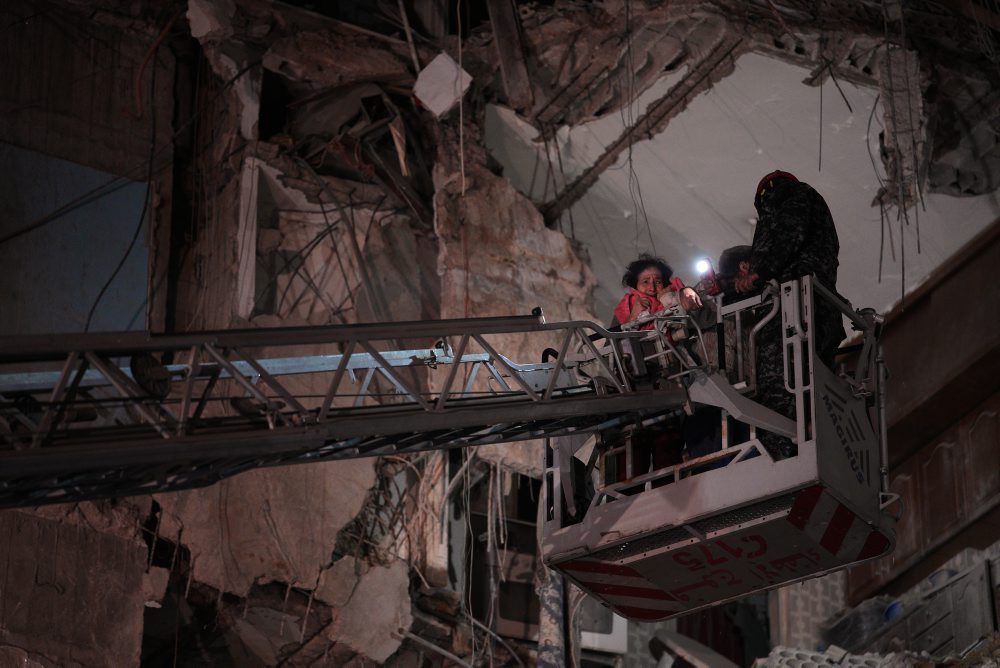 Izraelská armáda napriek prímeriu zaútočila na Bejrút a oblasti na juhu Libanonu