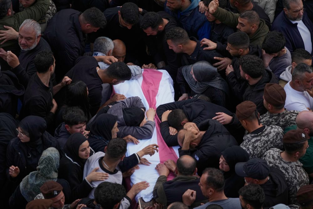 Izraelské útoky na juhu Libanonu pripravili o život 10 ľudí vrátane záchranárov