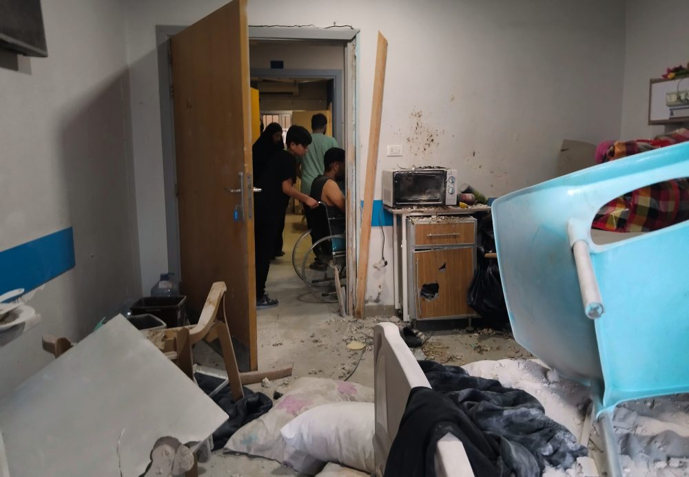 Izraelský útok v blízkosti nemocnice zranil 13 zamestnancov