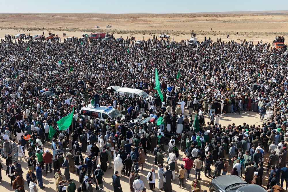 Pohreb zavraždeného Kaddáfího syna Sajfa Isláma v Líbyi