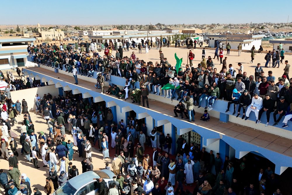 Pohreb zavraždeného Kaddáfího syna Sajfa Isláma v Líbyi