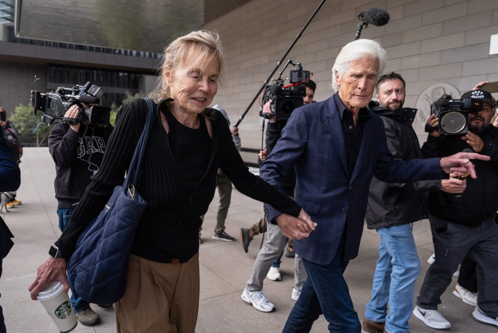 V prípade smrti herca Perryho dnes súd vynesie verdikt v procese s Kennethom Iwamasom, bývalým osobným asistentom herca, ktorý mu opakovane podával injekcie s ketamínom