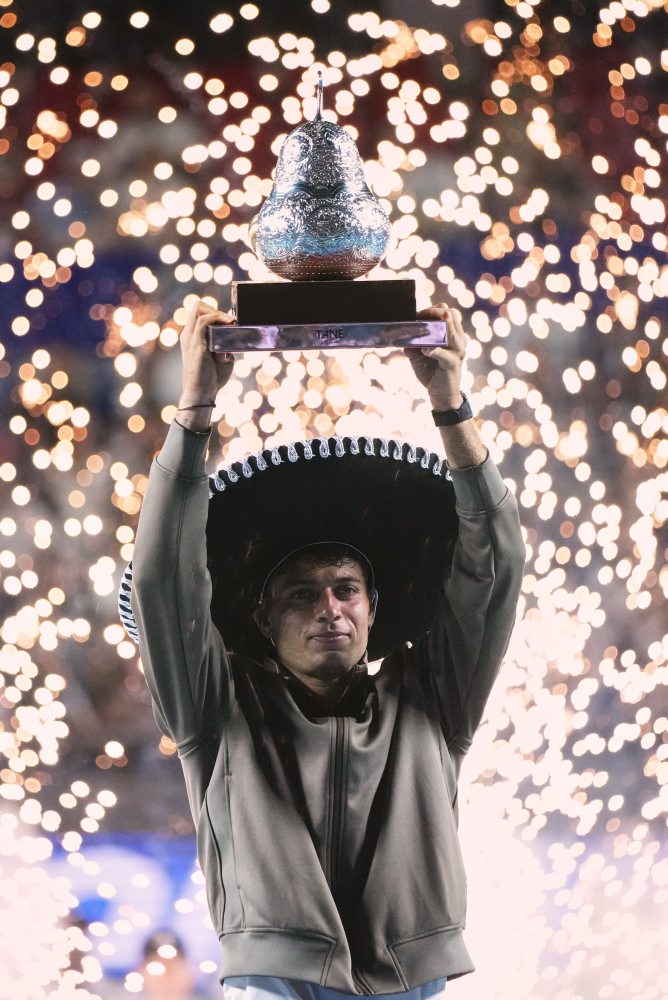 Talian Flavio Cobolli zvíťazil vo finále turnaja ATP v Acapulcu