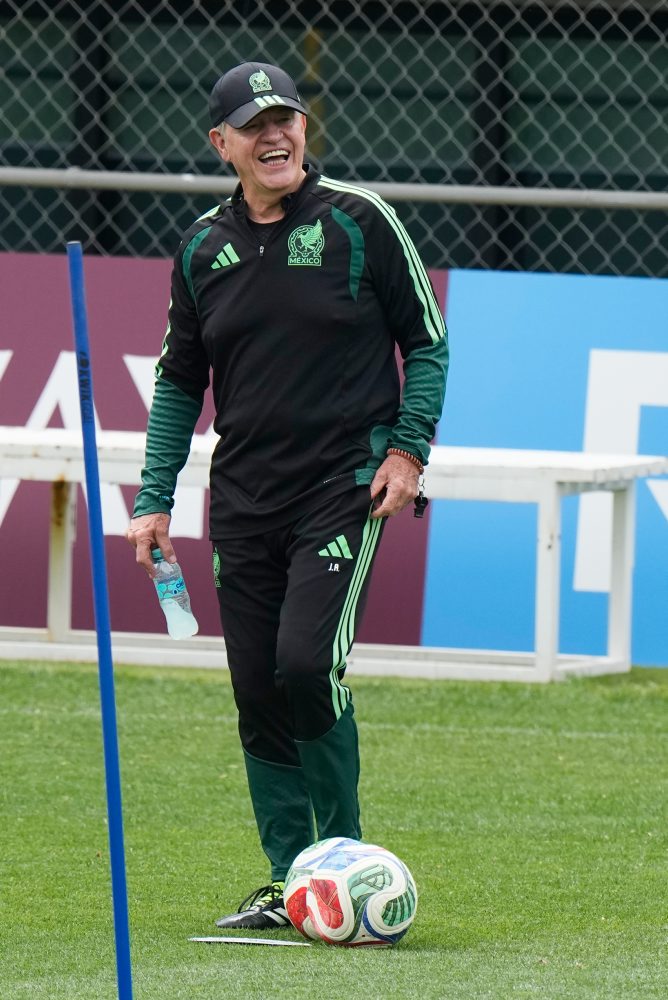 Tréning Mexika pred otváracím duelom proti JAR na MS vo futbale v Mexiku