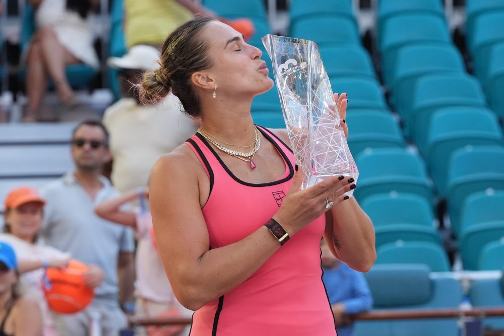 Bieloruska Arina Sobolenková sa stala druhýkrát za sebou víťazkou dvojhry na turnaji WTA 1000 v Miami