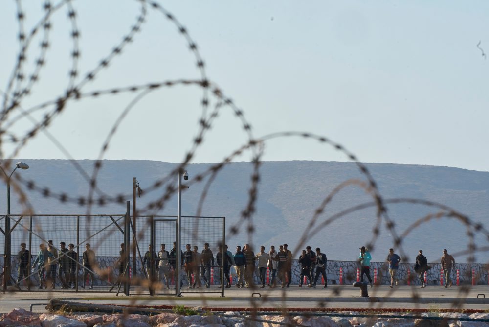 V EÚ začali platiť prísnejšie azylové pravidlá a rýchlejšie deportácie
