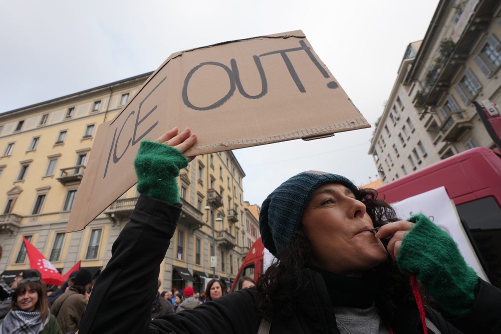 V Miláne protestovali demonštranti proti ľadu
