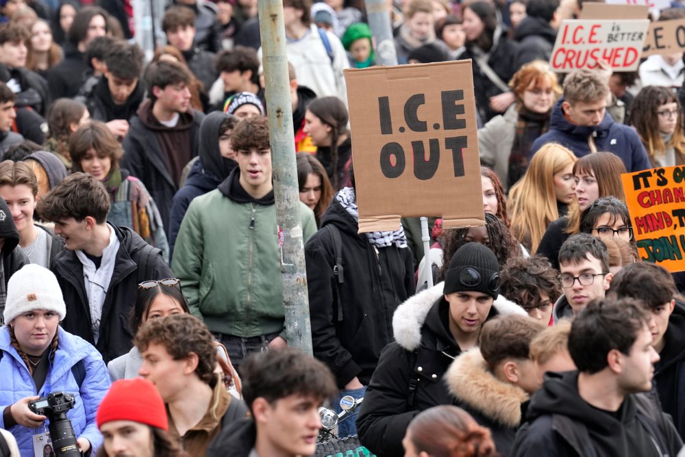 Stovky demonštrantov v Miláne protestovali proti prítomnosti ICE