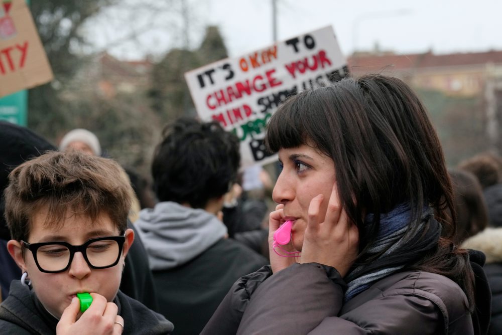 Stovky demonštrantov v Miláne protestovali proti prítomnosti ICE