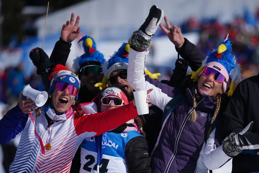 Preteky mužov na 15km s hromadným štartom v biatlone