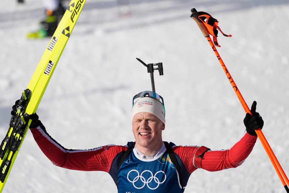 Nór Johannes Dale-Skjevdal prekvapivým víťazom pretekov s hromadným štartom v biatlone