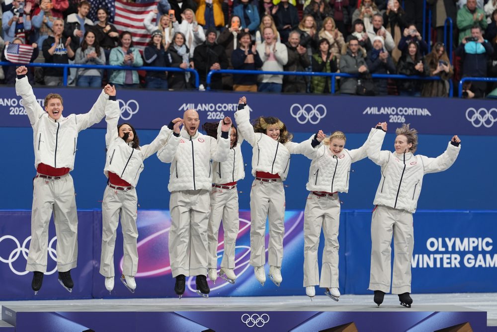 ZOH26-Krasokorčuľovanie: USA zlaté v tímoch, Malinin: „Splnili sme cieľ“