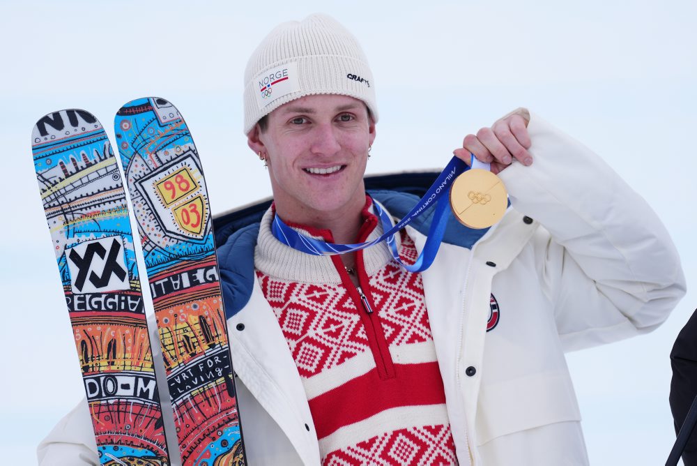 Finále akrobatických lyžiarov v disciplíne slopestyle 