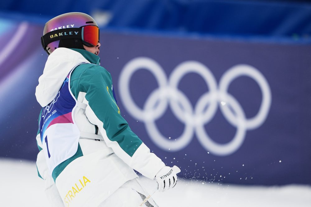 Finále akrobatických lyžiarov v disciplíne mogulus