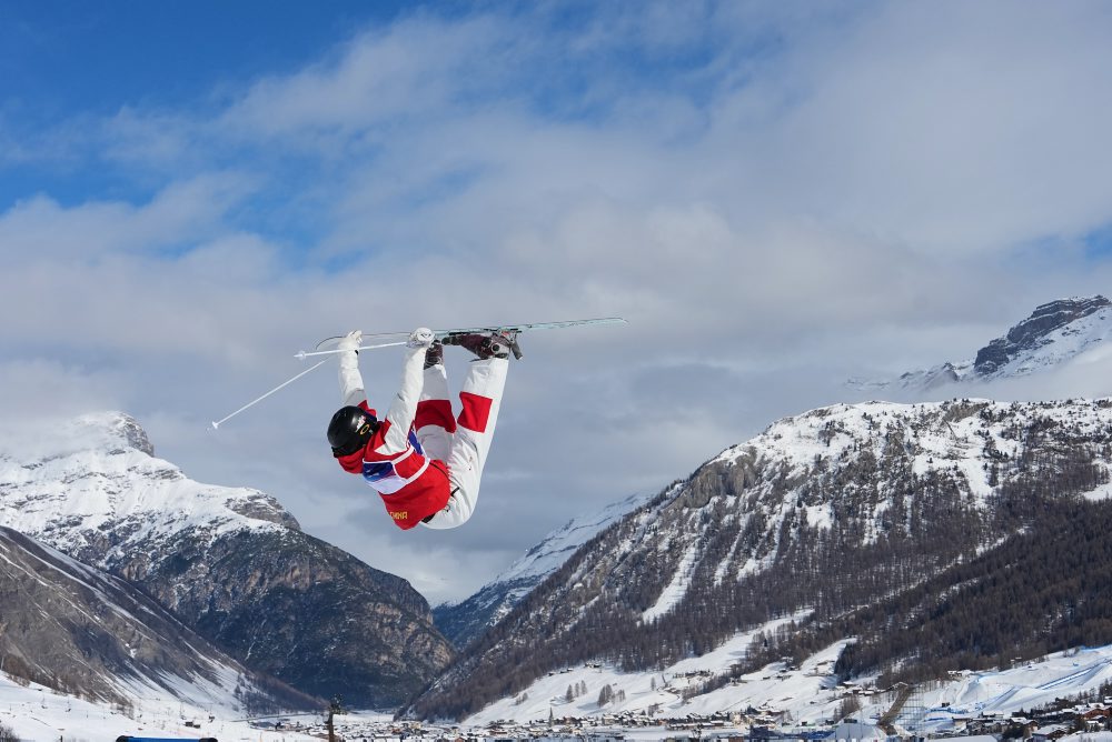 Kvalifikácia akrobatických lyžiarov v disciplíne mogulus