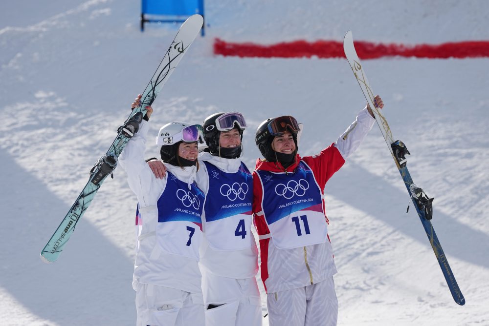 Finále akrobatických lyžiarov v disciplíne mogulus