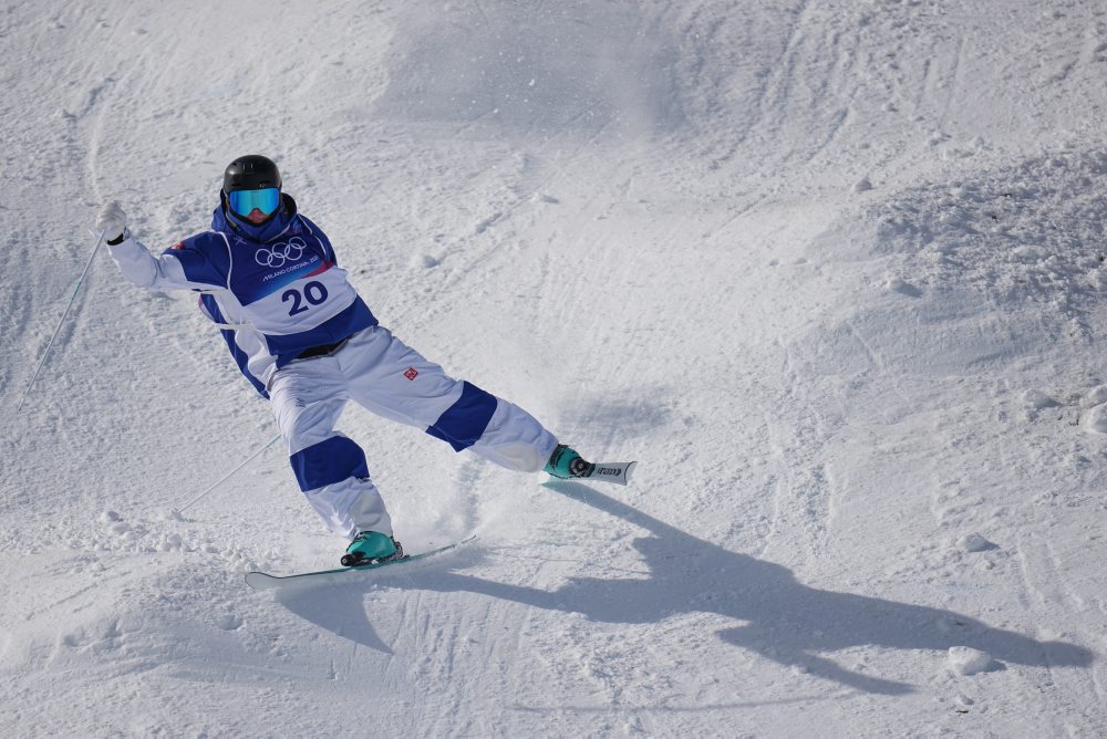 Finále akrobatických lyžiarov v disciplíne mogulus