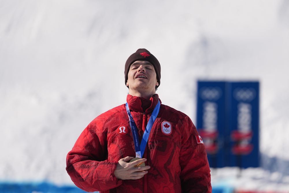 Kanaďan Mikael Kingsbury získal zlato, keď triumfoval v dual mogulse v akrobatickom lyžovaní 