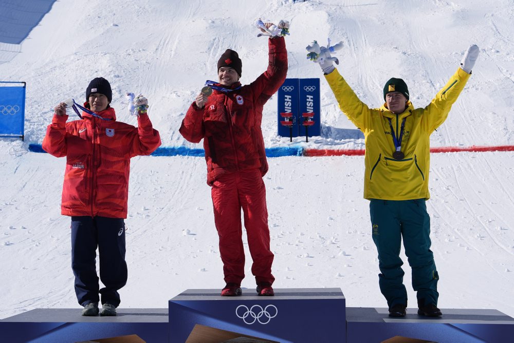 Kanaďan Mikael Kingsbury získal zlato, keď triumfoval v dual mogulse v akrobatickom lyžovaní 