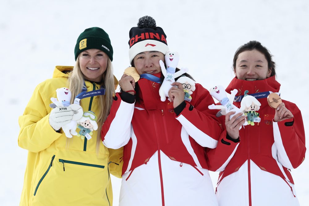 Číňanka Sü Meng-tchao obhájila zlato v skokoch v akrobatickom lyžovaní 