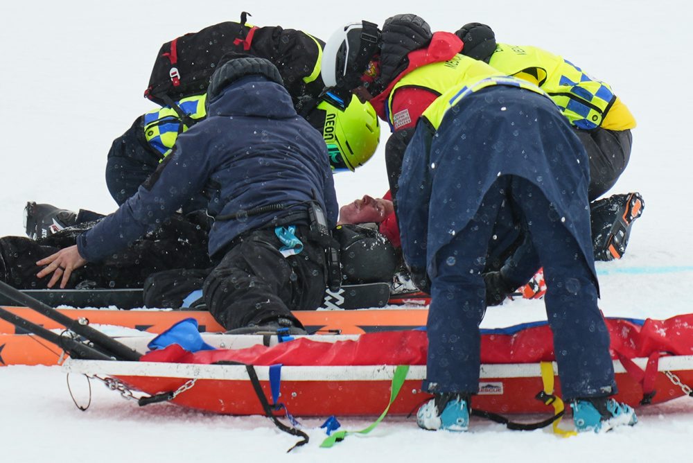 Kvalifikácia akrobatickýchlyžiarov na U-rampe na ZOH26 v Livigne 