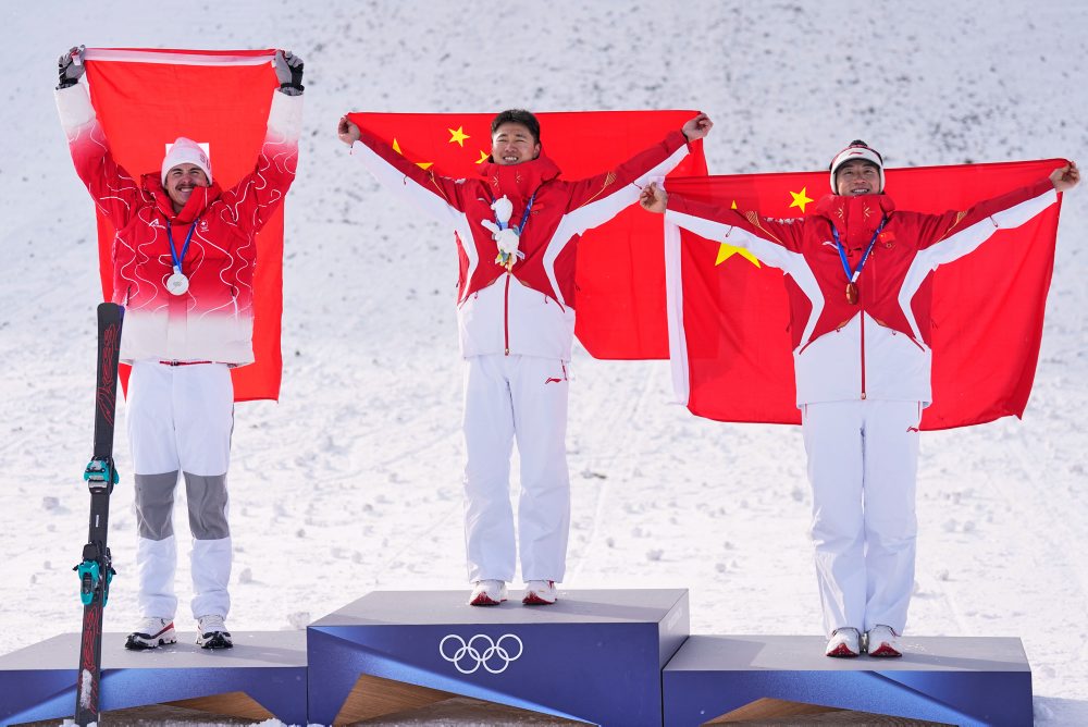 Číňan Wang Sin-ti získal zlatú medailu v skokoch