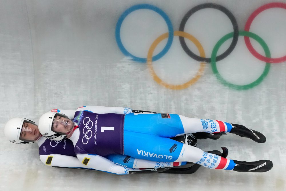 Slováci Christian Bosman a Bruno Mick na tréningu mužských dvojíc pred 1. a 2. jazdou v sánkovaní 