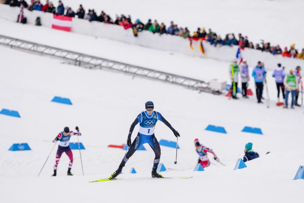 Estónec Kristjan Ilves v bežeckej časti severskej kombinácie